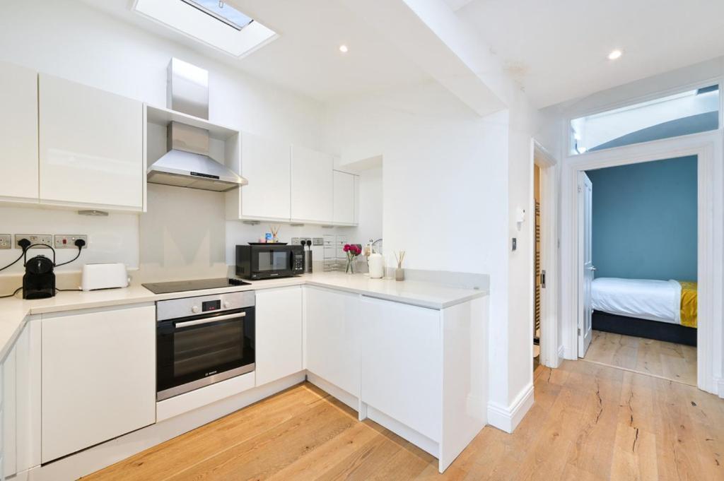 Cozy Hideaway In South Ken! Lägenhet London Exteriör bild
