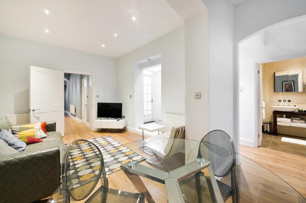 Cozy Hideaway In South Ken! Lägenhet London Exteriör bild