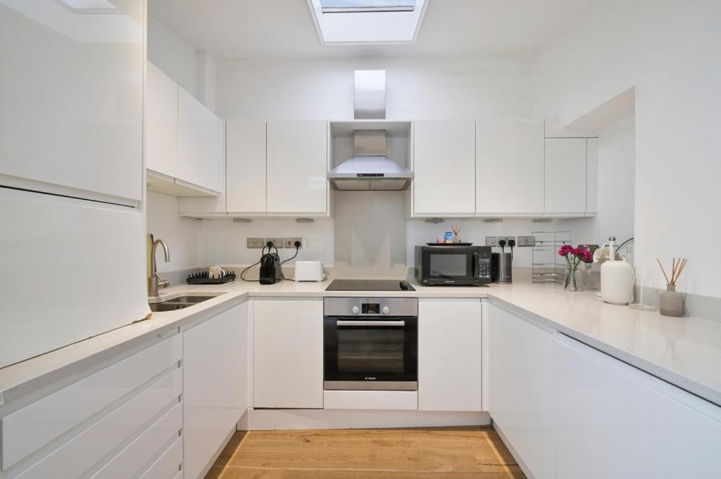 Cozy Hideaway In South Ken! Lägenhet London Exteriör bild